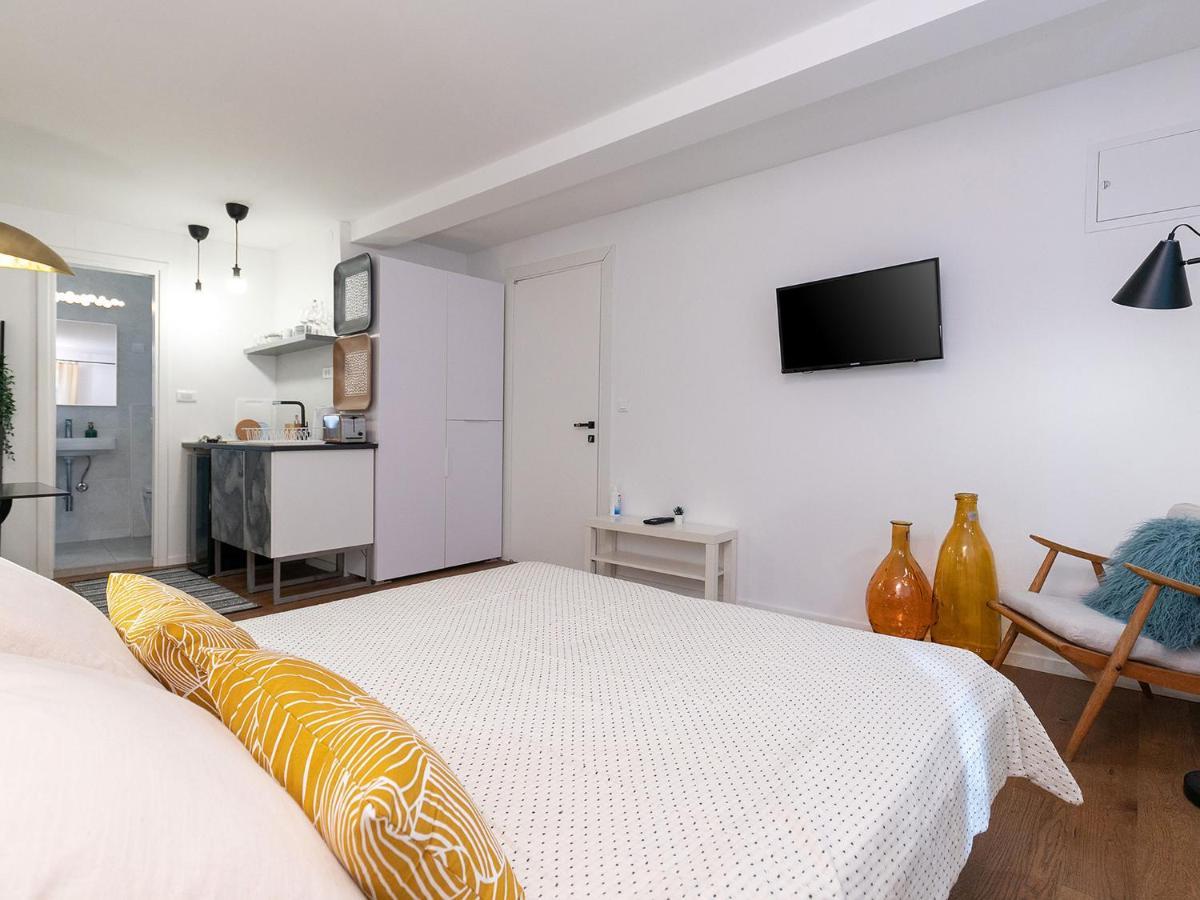 Stylish Studio Apartment By Irundo Rovinj Eksteriør billede