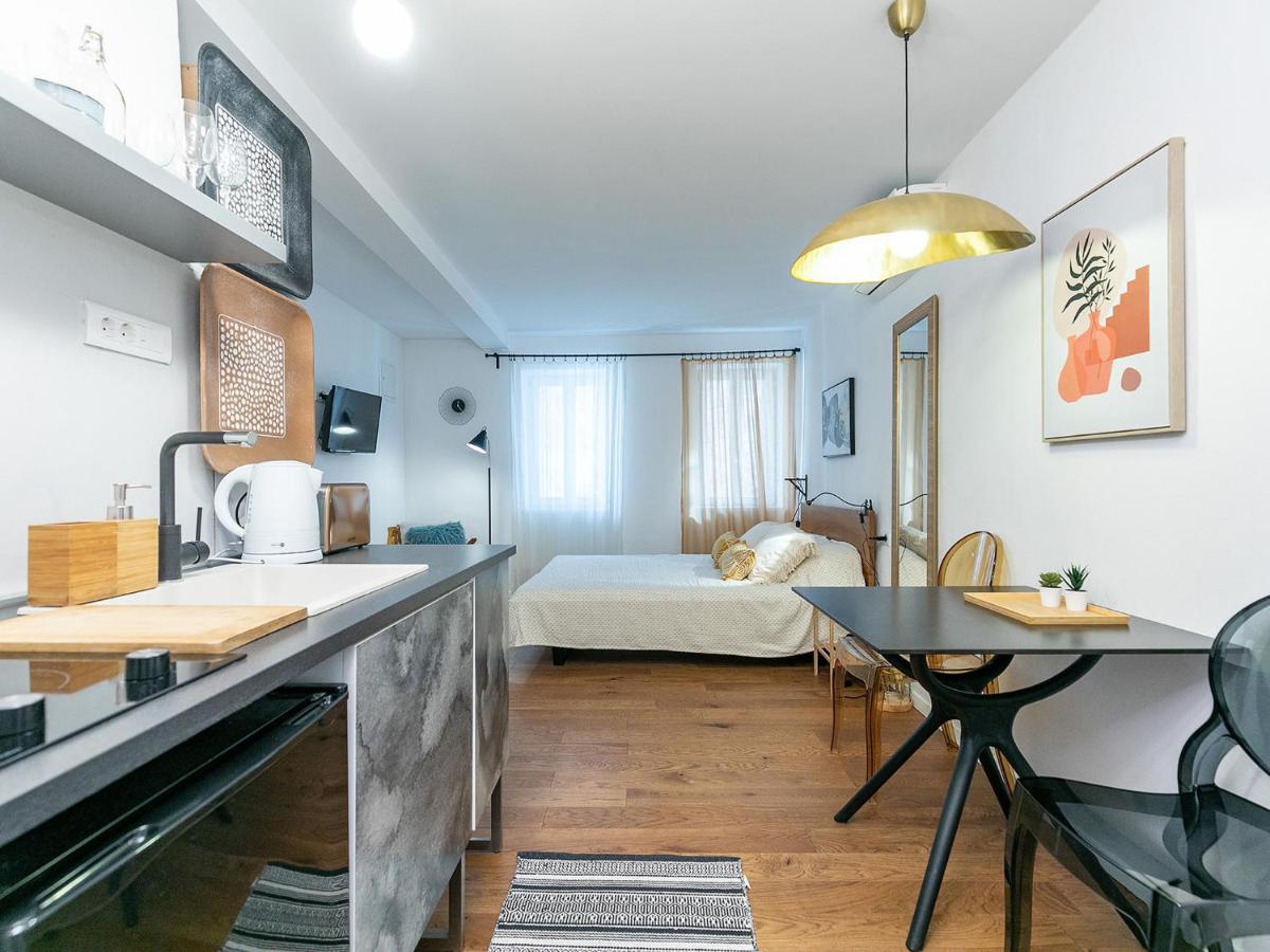 Stylish Studio Apartment By Irundo Rovinj Eksteriør billede